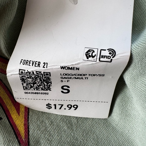 Forever 21 Def Leppard Graphic Cropped Tee - Picture 11 of 12